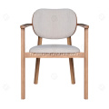 Cadre en bois avec chaise d'accentuation d'ameublement